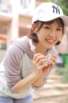 漂亮的小峓子4在钱免费